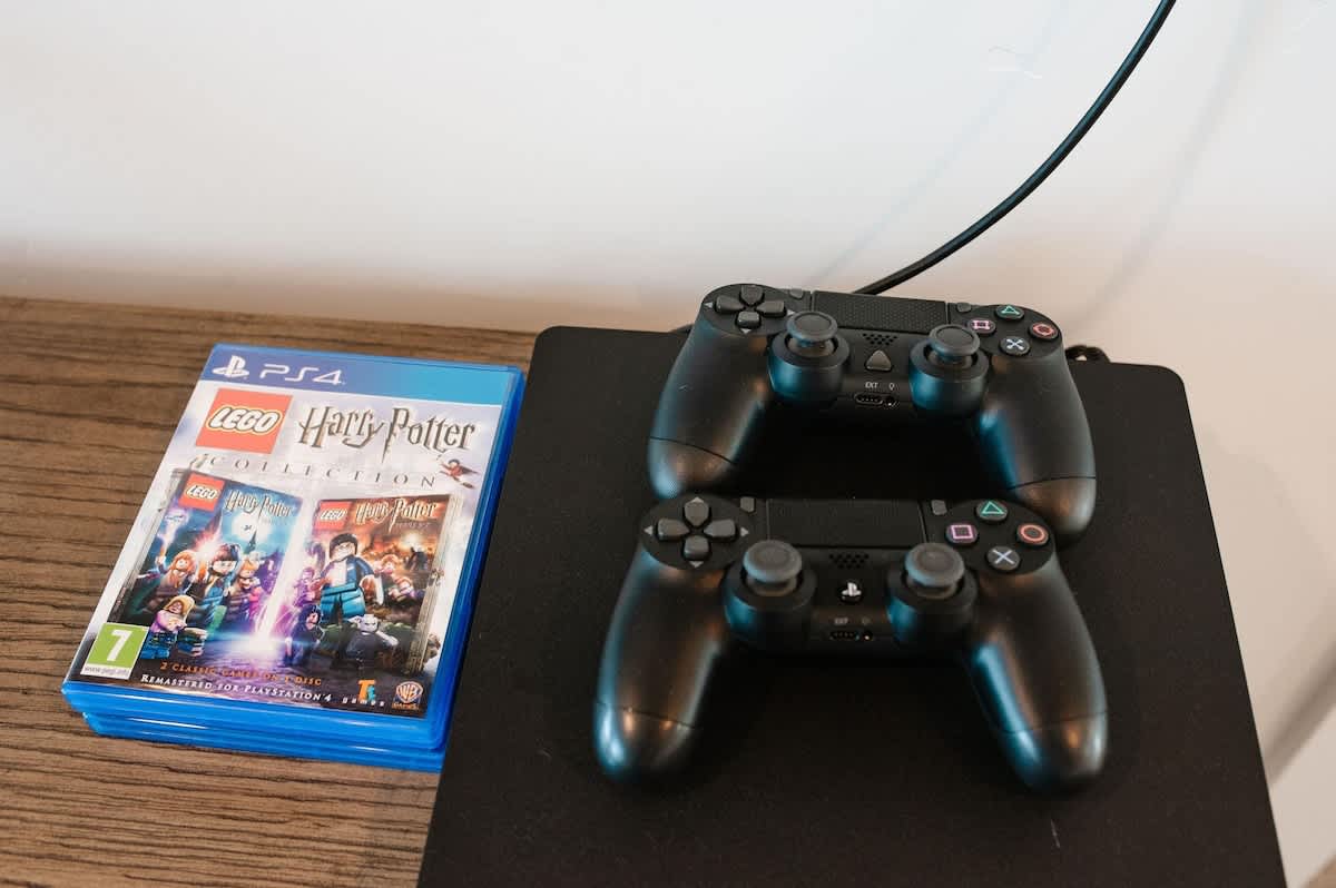 PS4 Video game console and a few games provided