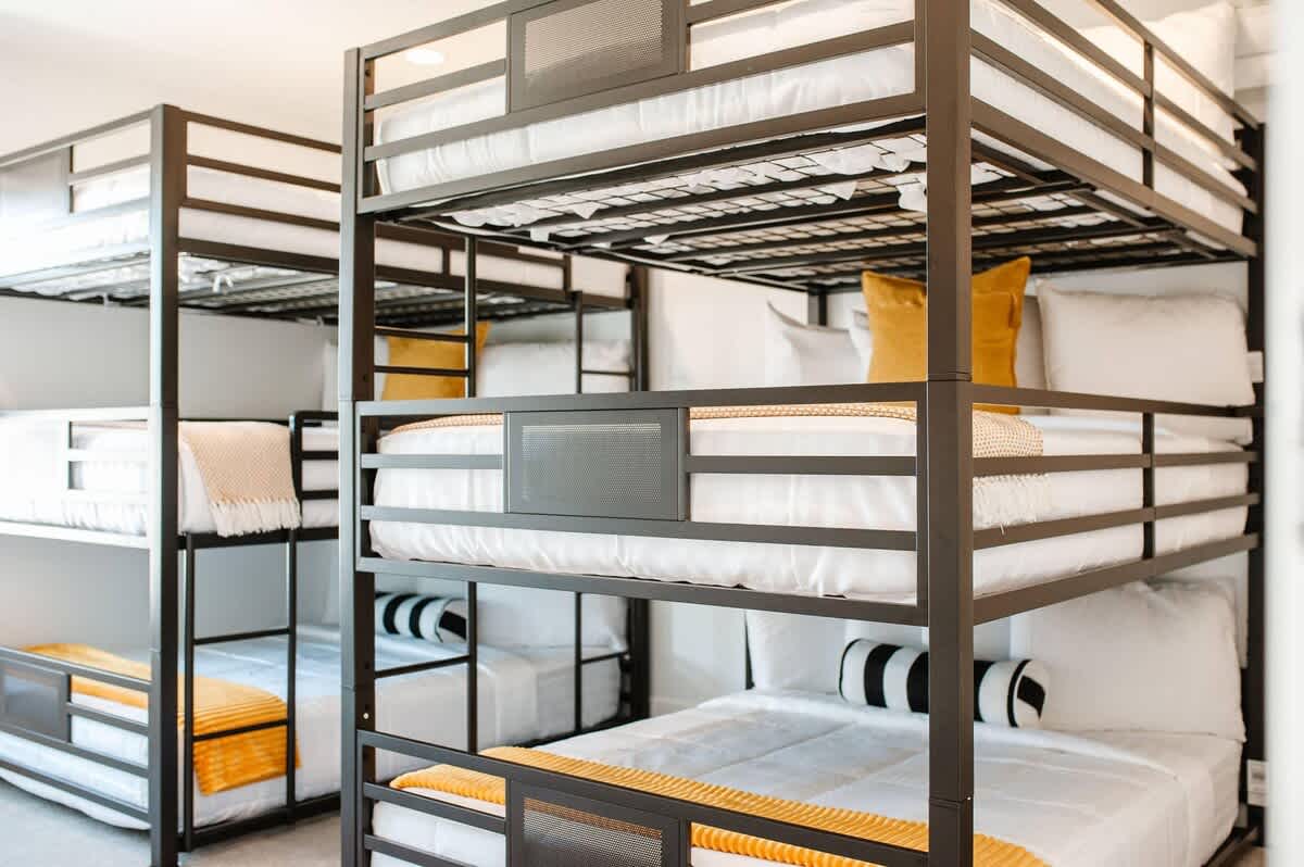 Bunk room with 2 triple twin bunks in house #20
