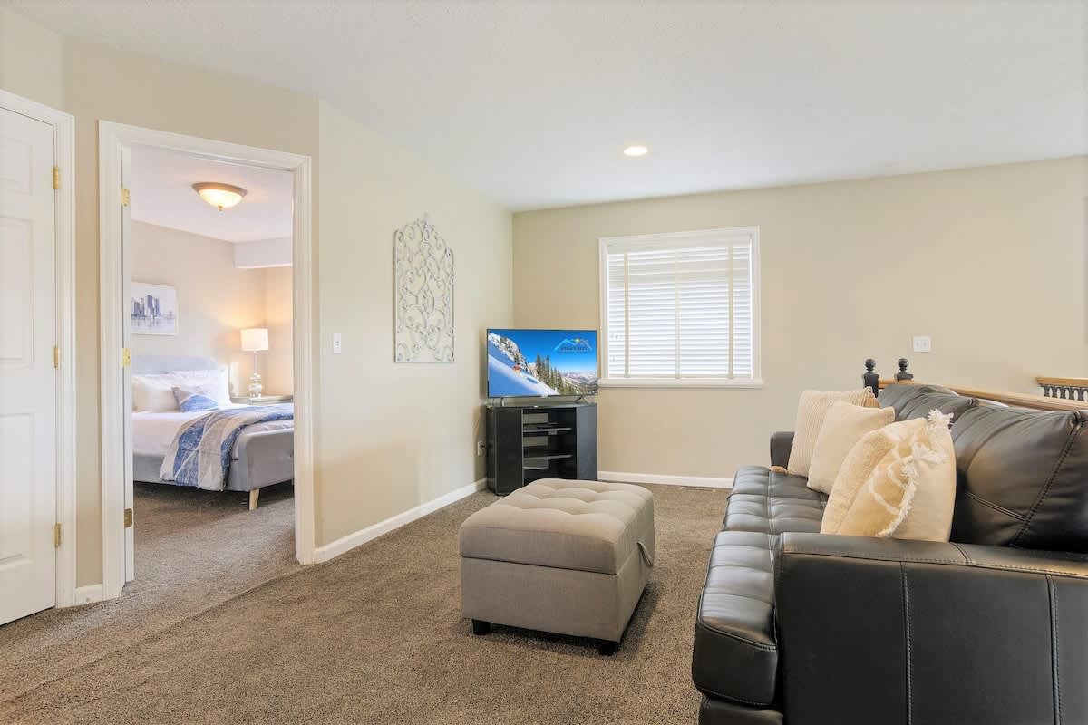 House 1 loft open to laundry closet and 3 bedrooms