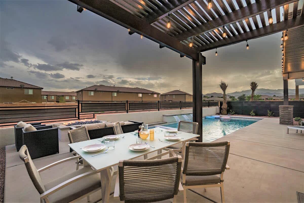 53 - Poolhouse Getaway at Ocotillo Springs with Private Pool