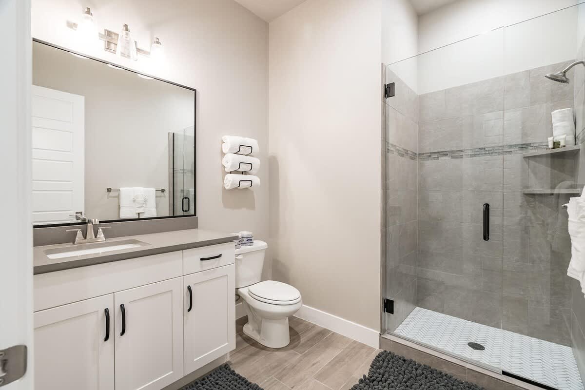 Bathroom in bedroom 3 with shower