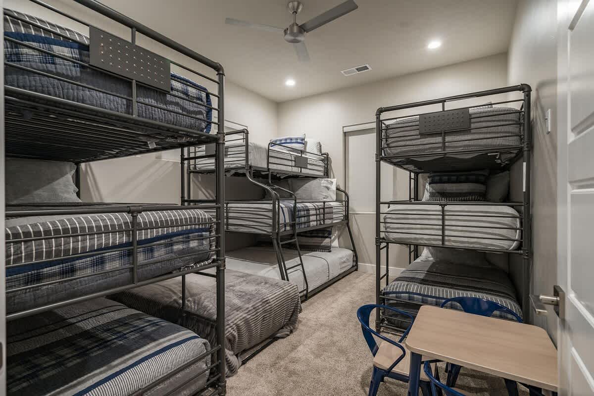 House 30 bedroom 4 sleeps 10-15 with 3 triple bunk beds