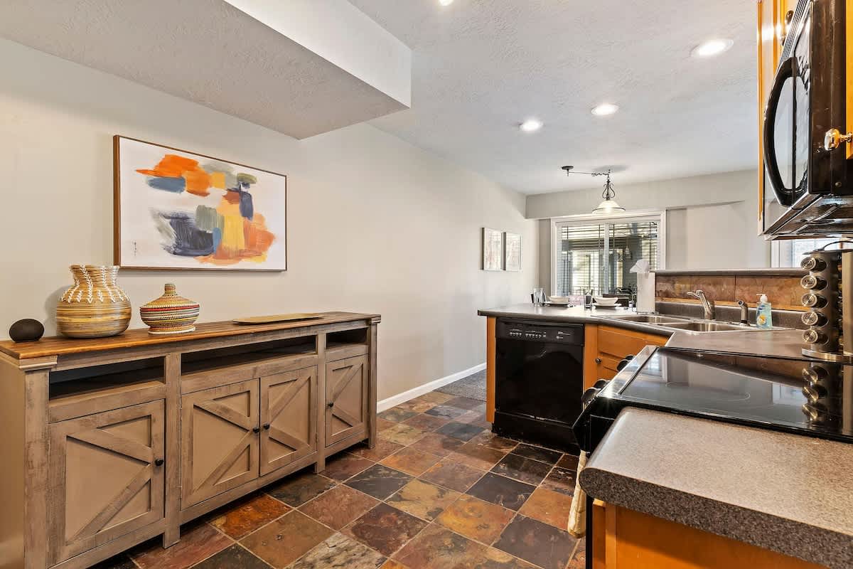 Kitchen has everything you need