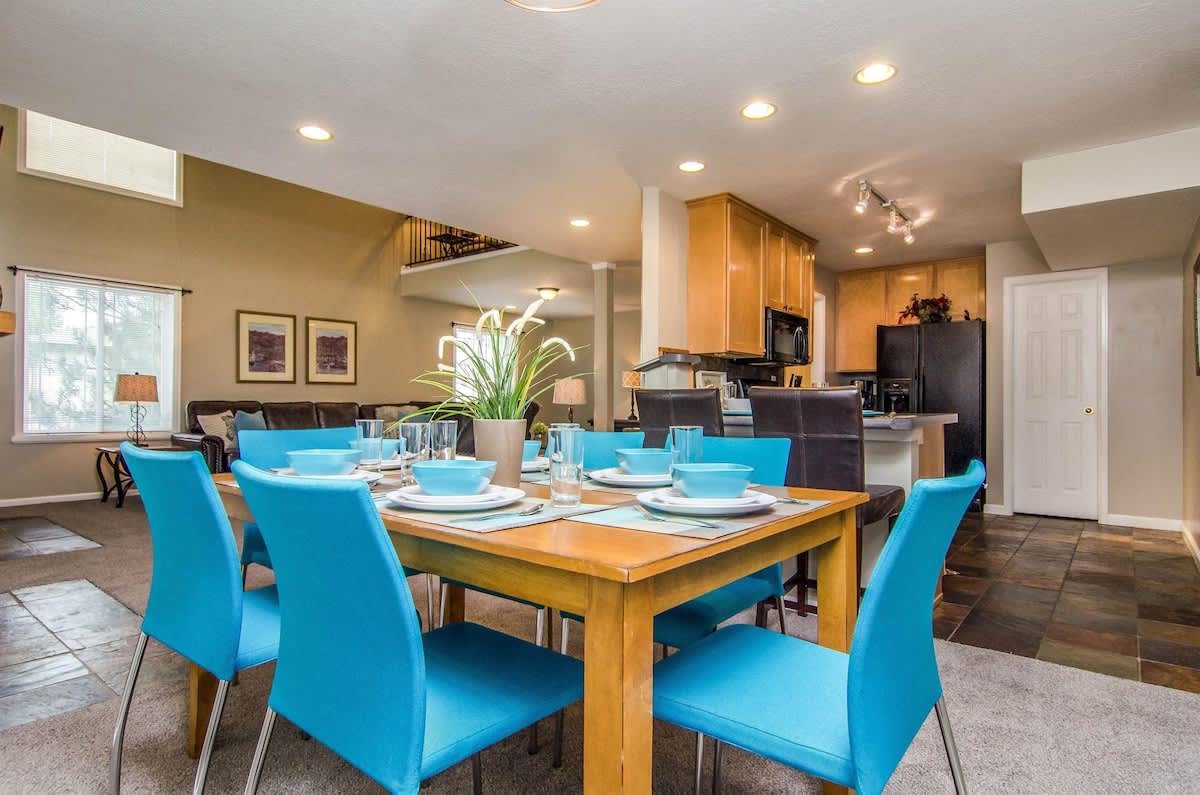 Union Duplex Grove and Meadows in Salt Lake with Hot Tub