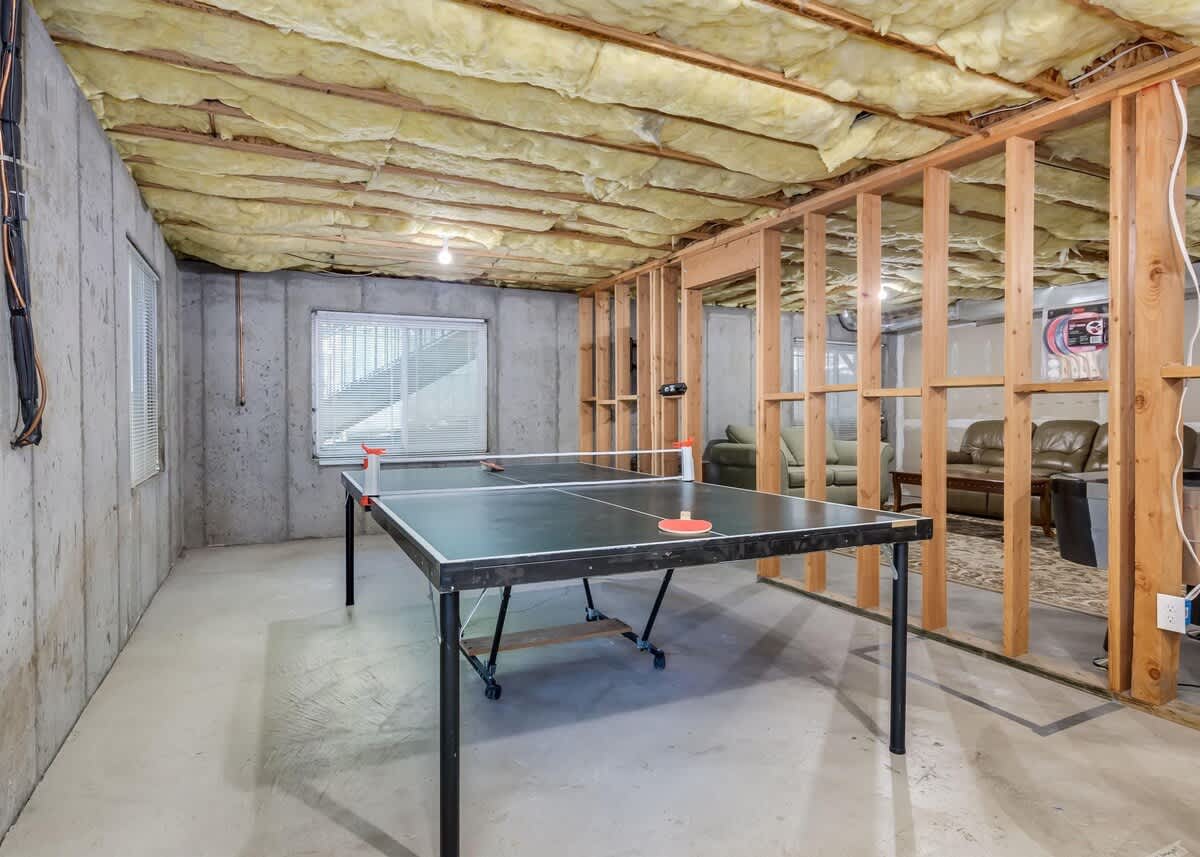 Ping pong table in Union Gateway home
