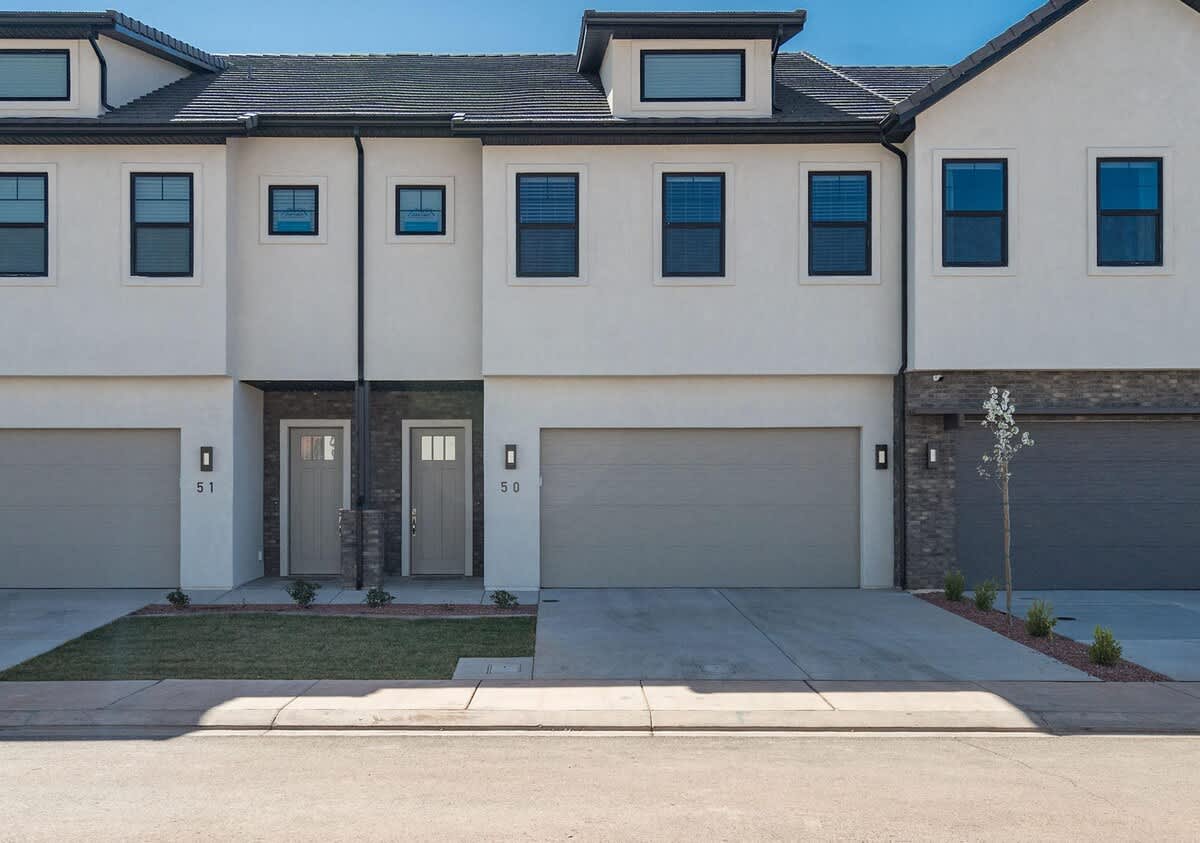 Beautiful 3 bedroom in-line vacation home