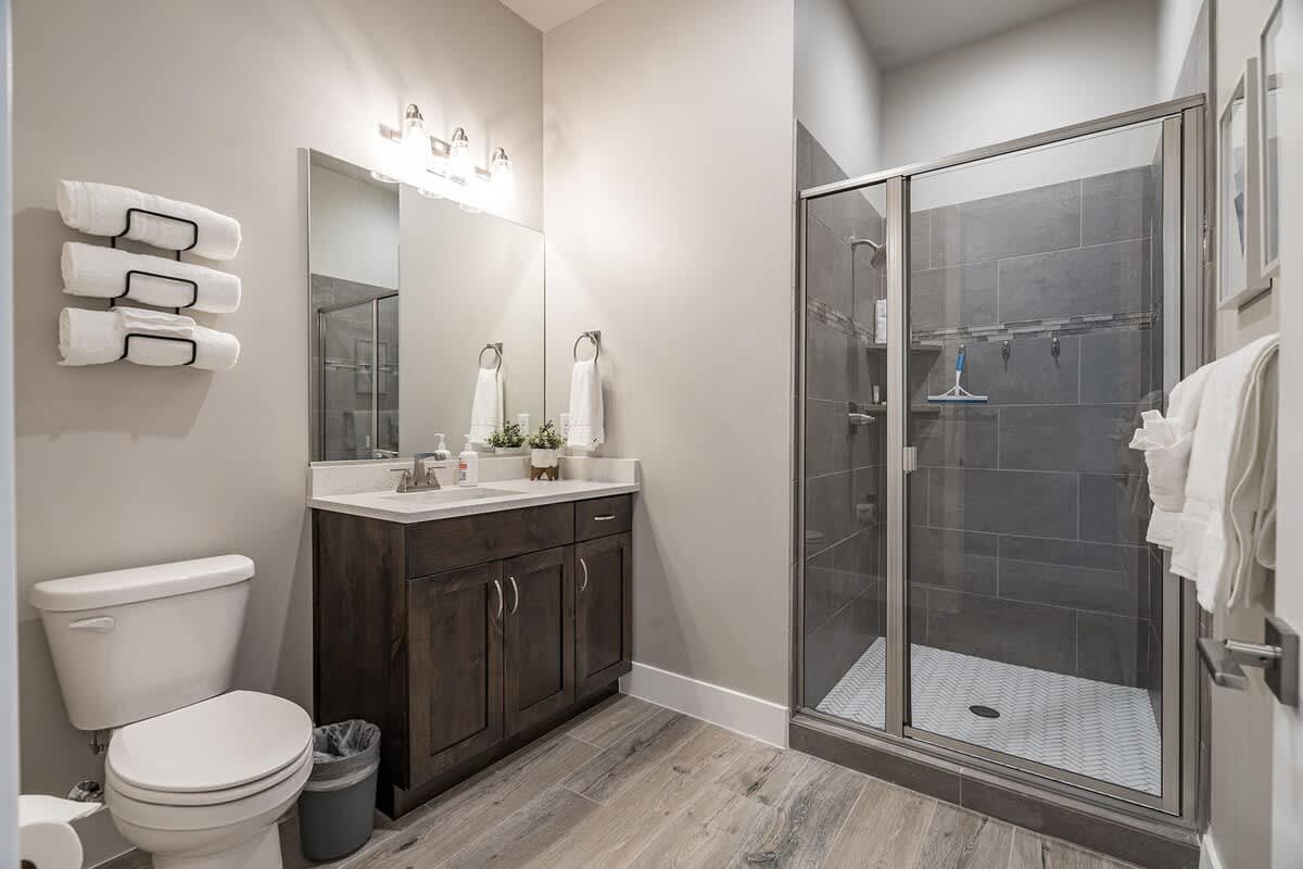 Bathroom 3 with shower