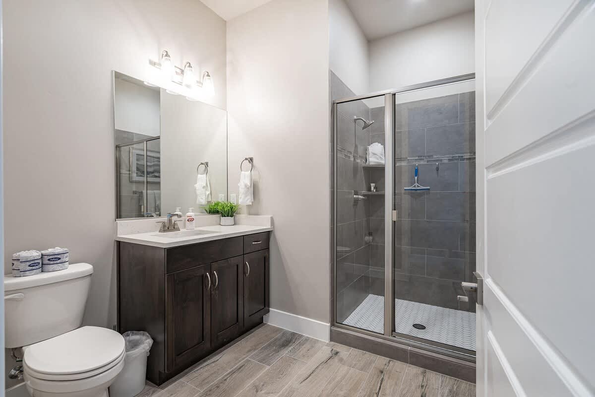 Bathroom 2 with shower