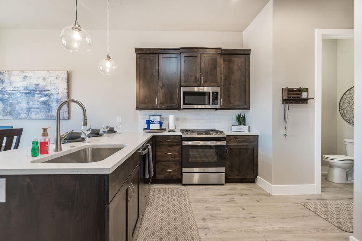 House #50 full kitchen with deluxe appliances