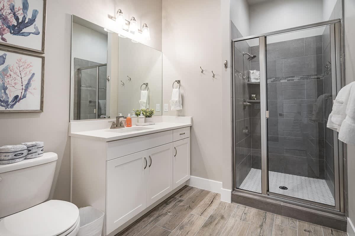 Bathroom 3 with shower