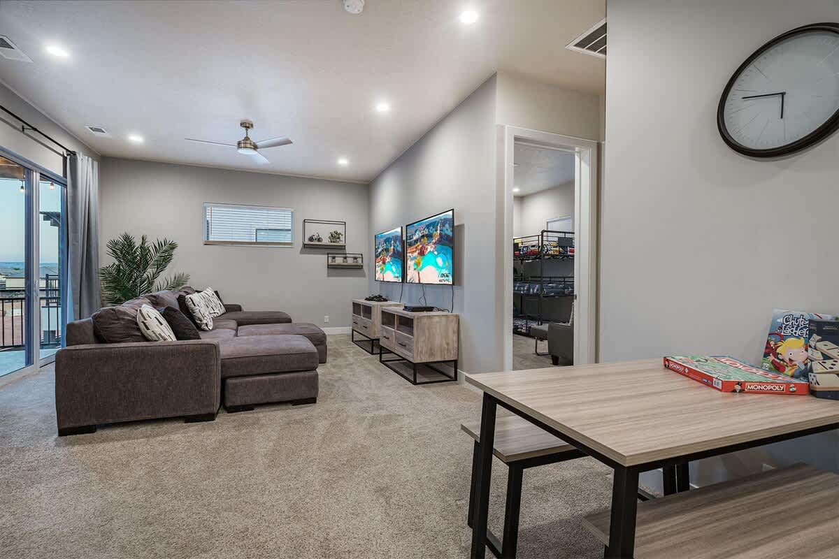 Upstairs family room with table