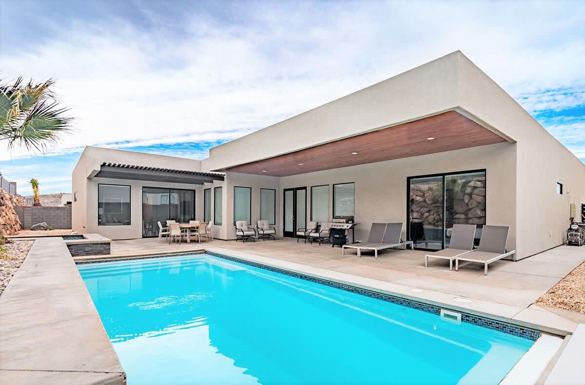 Gorgeous private pool and hot tub area