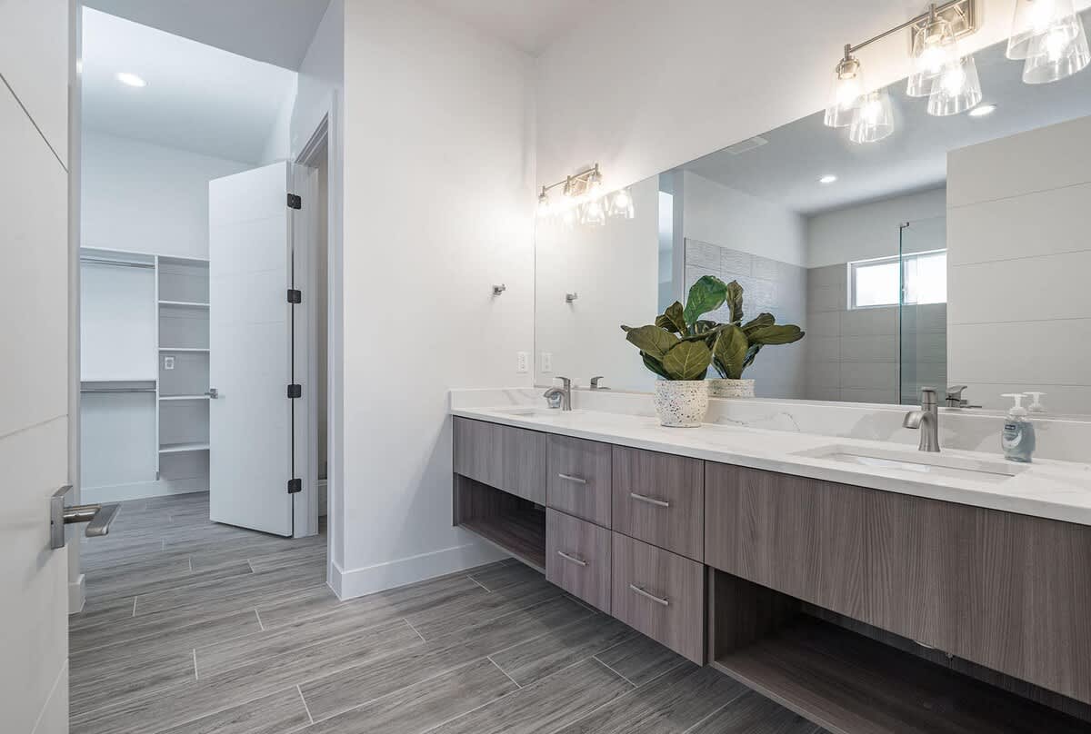 Grand Master Bathroom