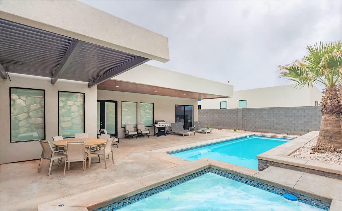 Pool and spa for endless fun and relaxation