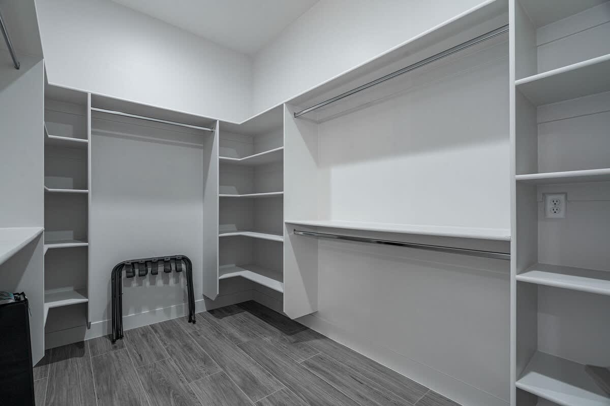 Grand master closet