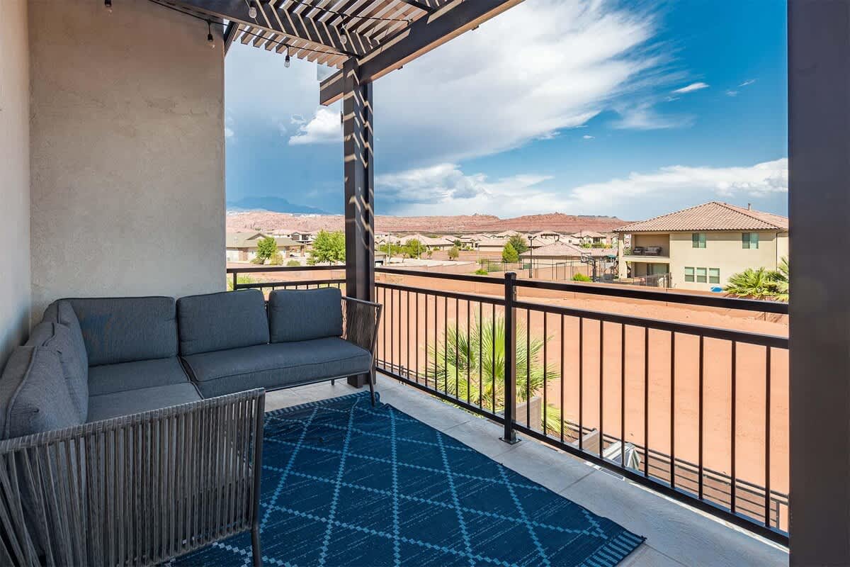 House #66 master bedroom private balcony 