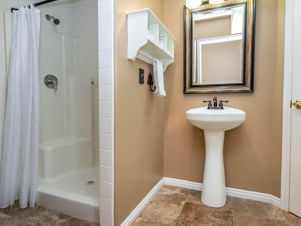 only accessible through this bedroom