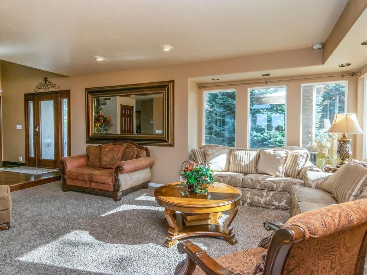 off front entry with comfortable sofas and chairs