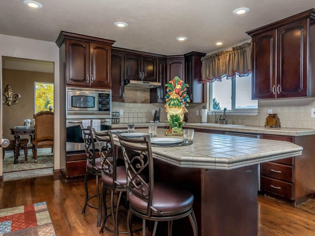 Wasatch Retreat in Draper with Mtn Views Theater and Hot Tub 5