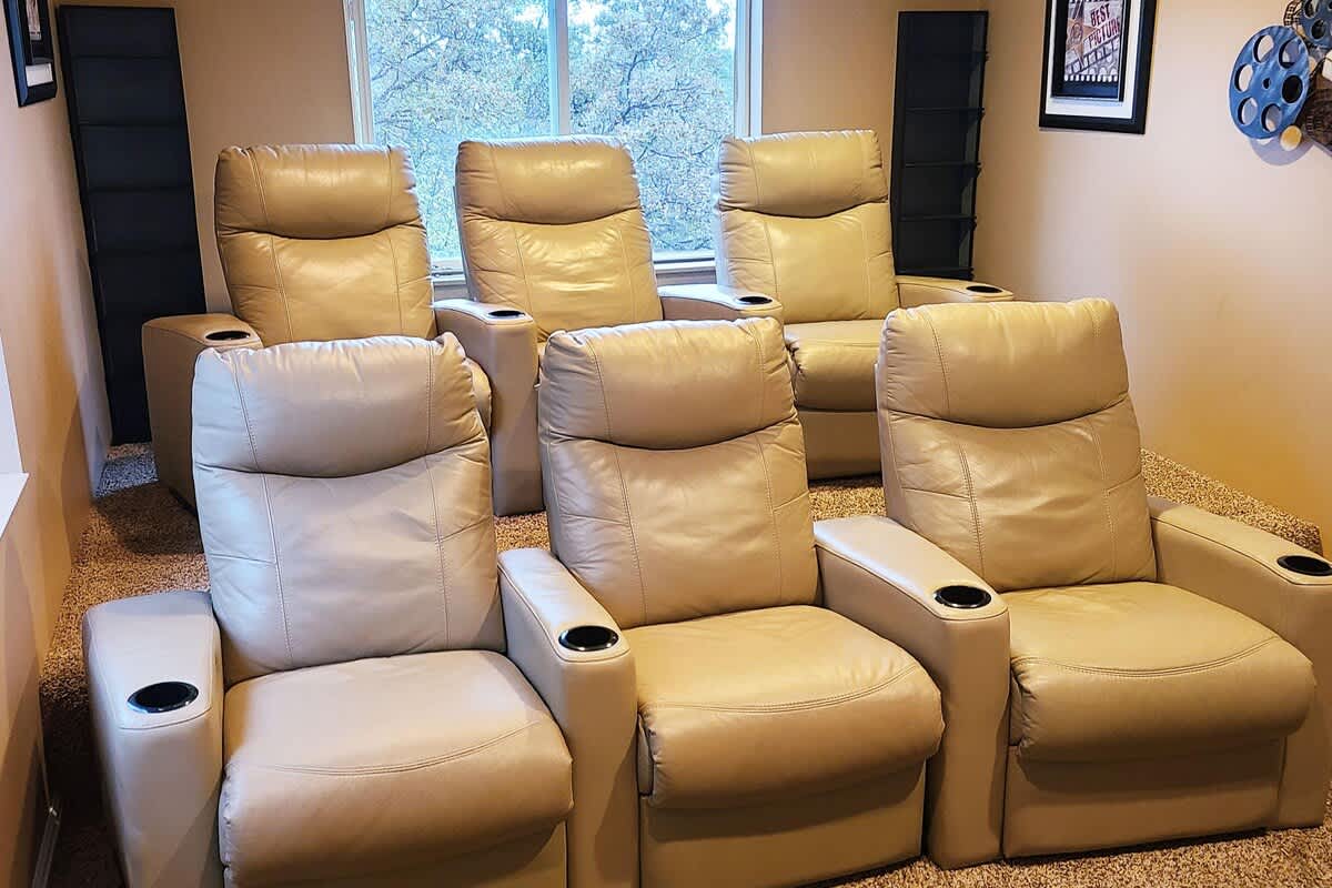 2-tier theater seating with nice leather recliners