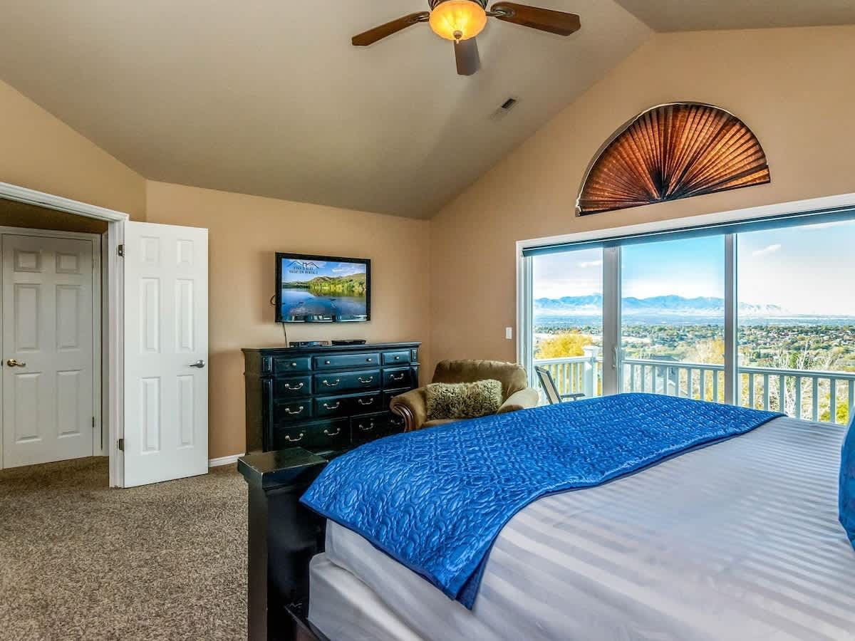 Gorgeous view and private balcony