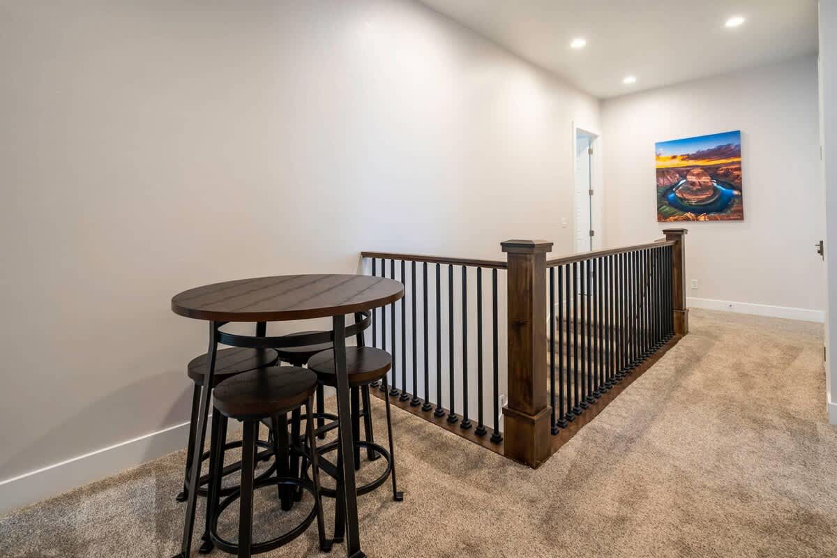 62 - Upper floor nook with table and chairs