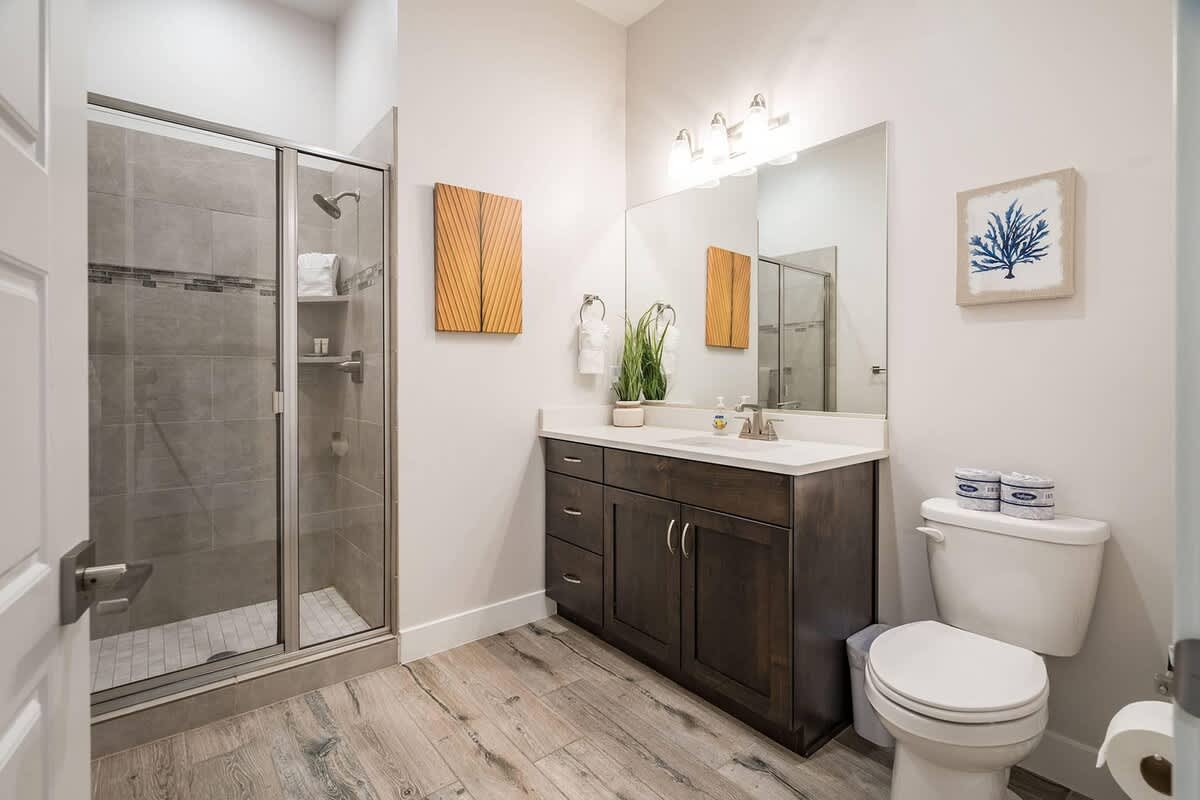 62 - Private bathroom in bedroom 2