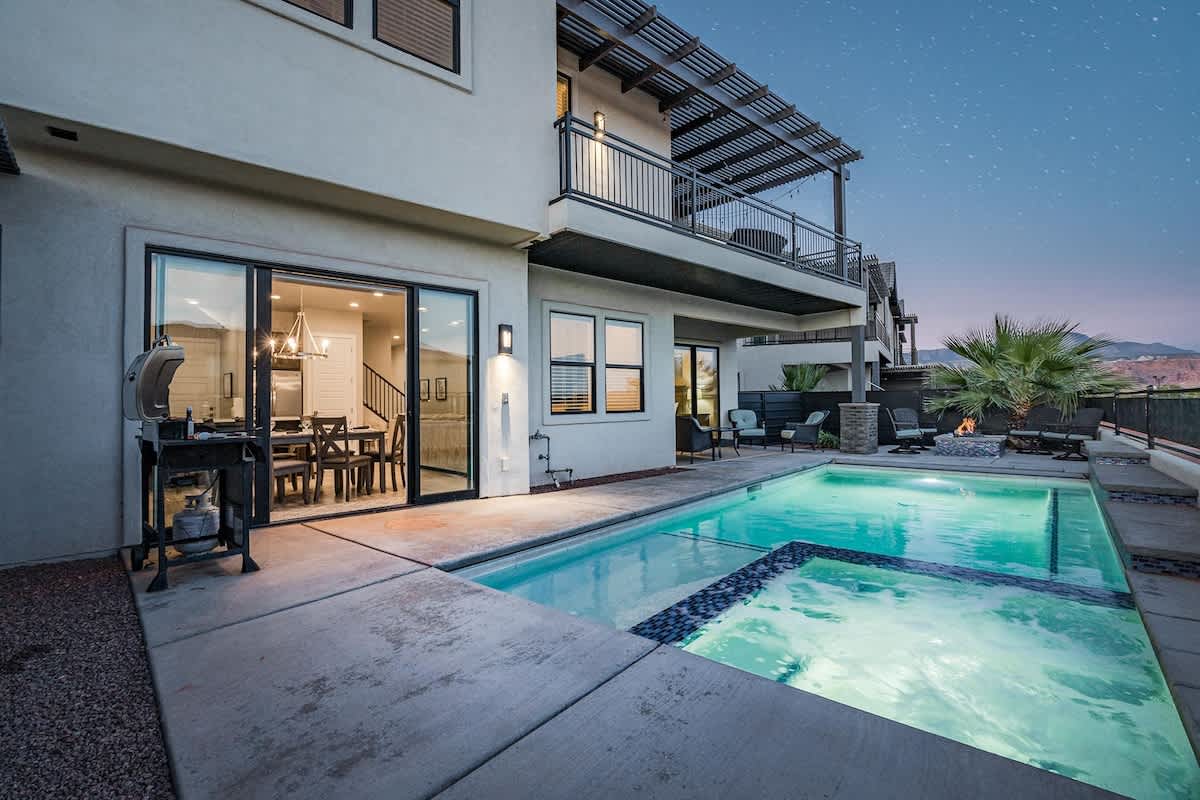 61 - Poolhouse Haven at Ocotillo Springs with Private Hot Tub