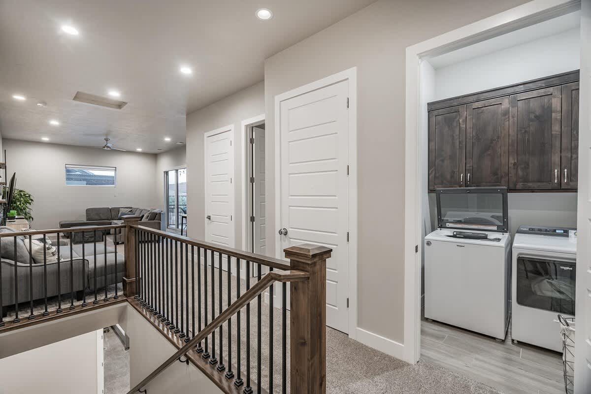 Upstairs landing and laundry area