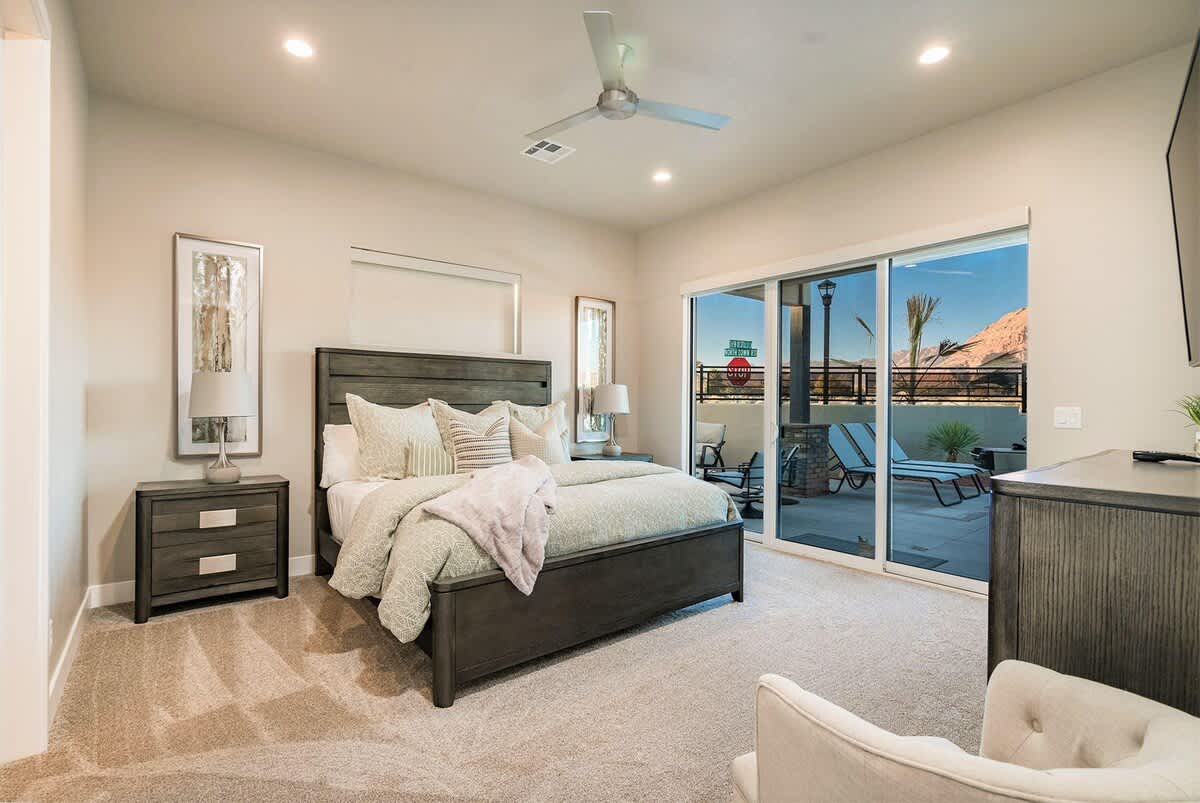 30 - Gorgeous master bedroom on main level with private pool acc