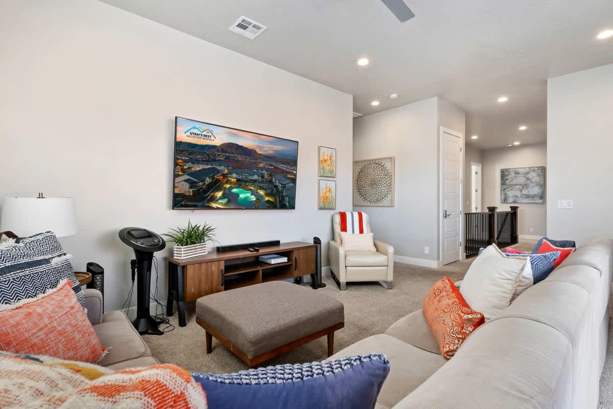 31 - Family room upstairs