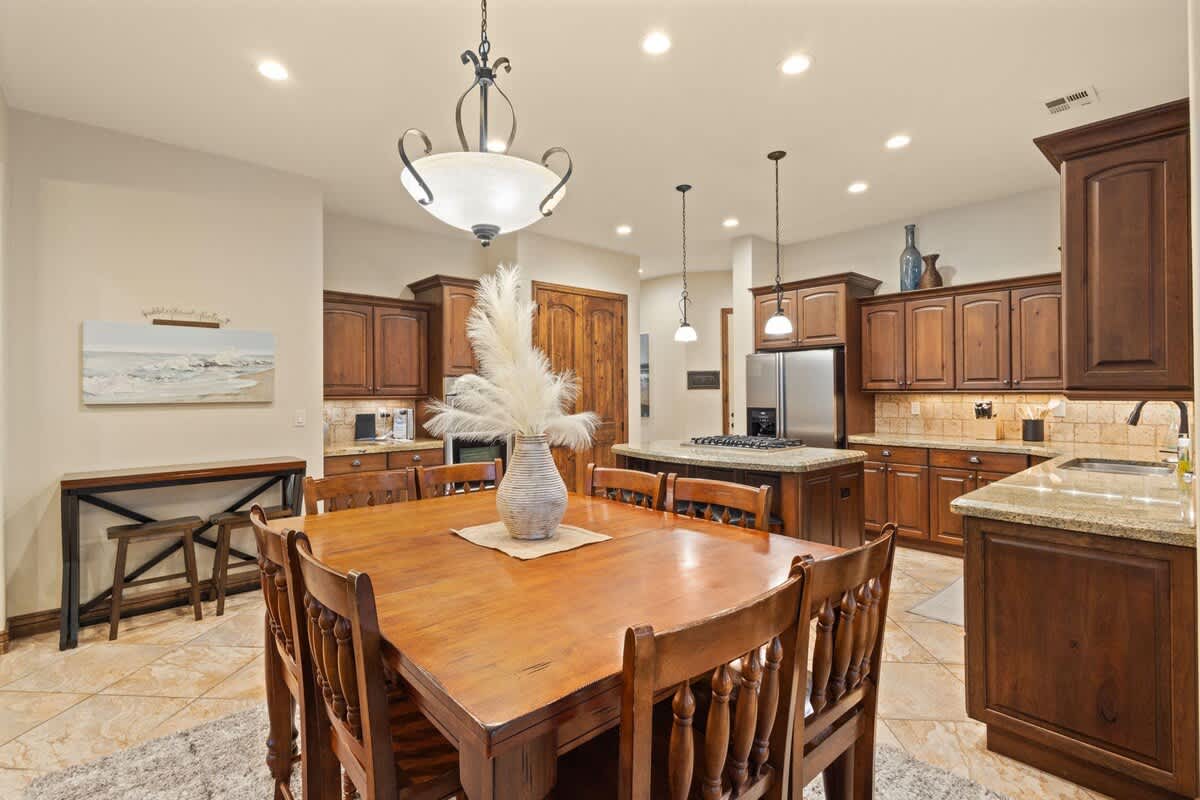 Spacious kitchen and dining area