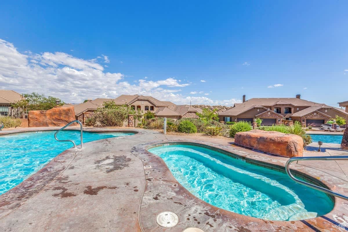 Poolside Place in Coral Ridge with Private Hot Tub 3