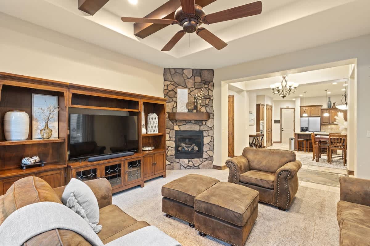 Poolside Place in Coral Ridge with Private Hot Tub 4