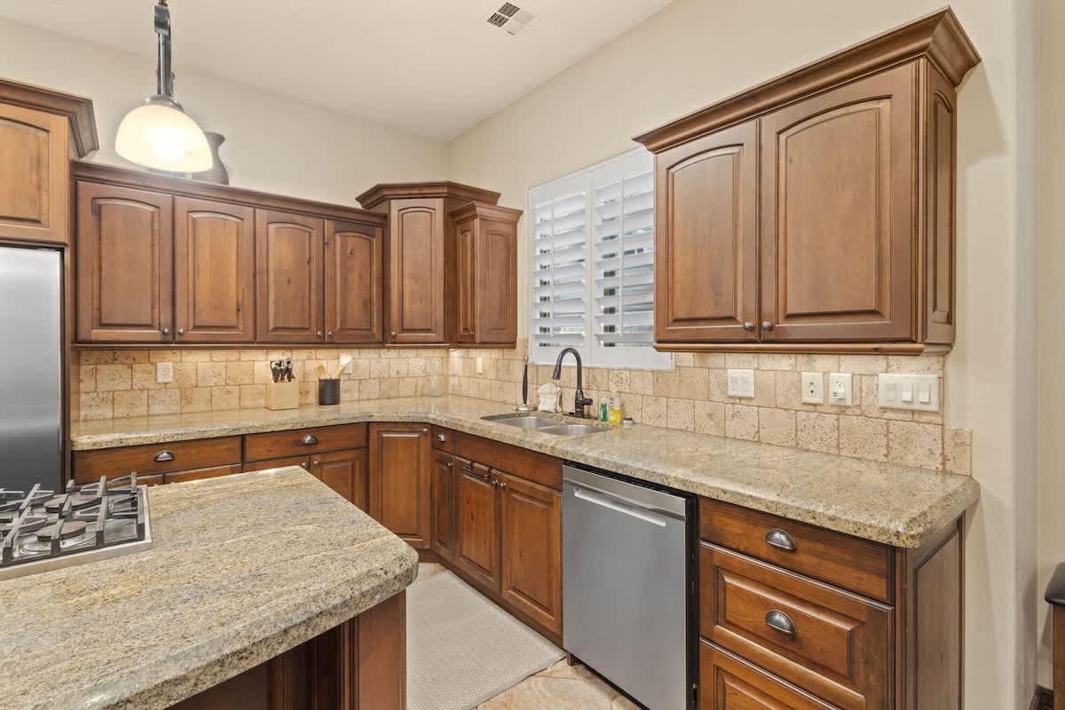 Fully fitted kitchen