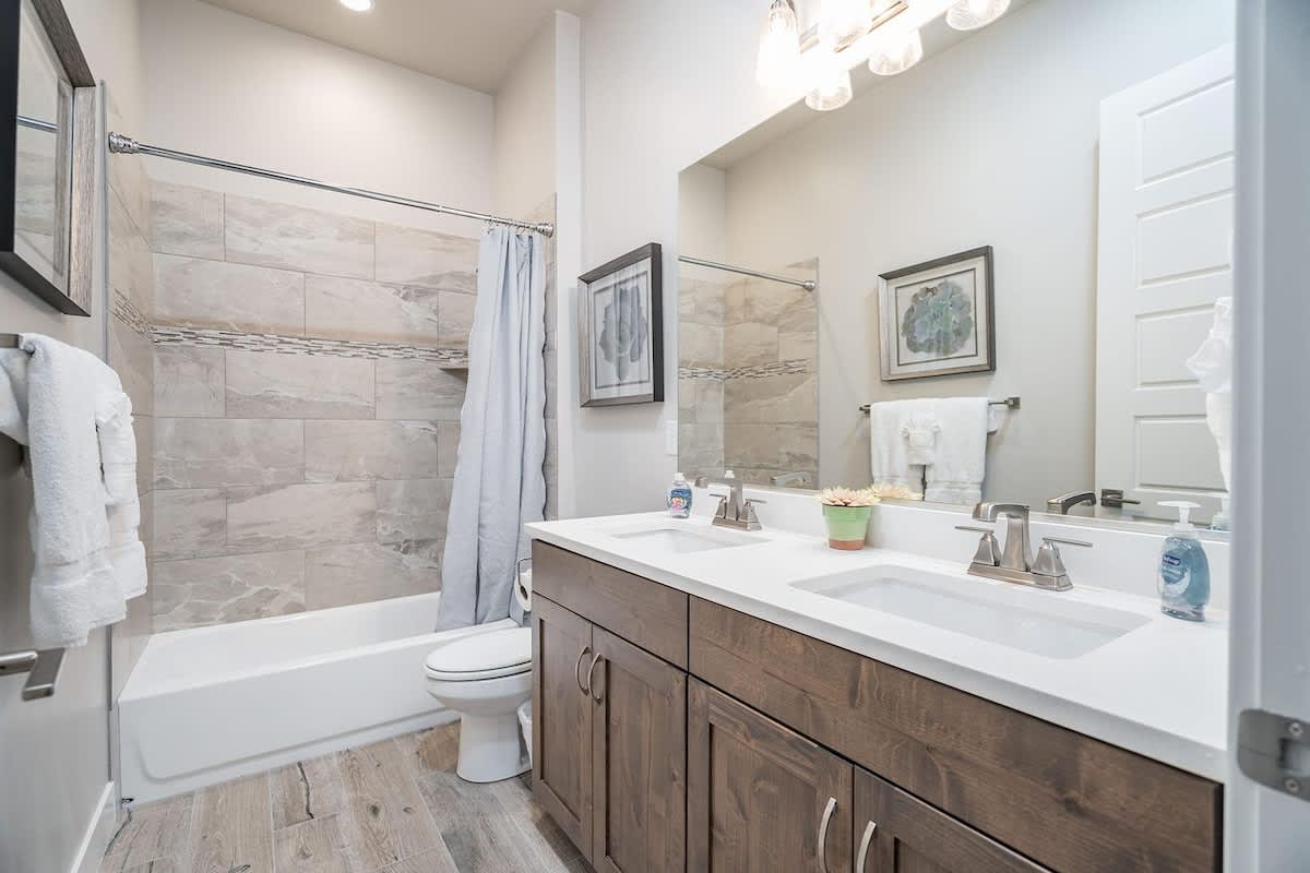 #53 - Hallway bathroom upstairs with tub/shower combo