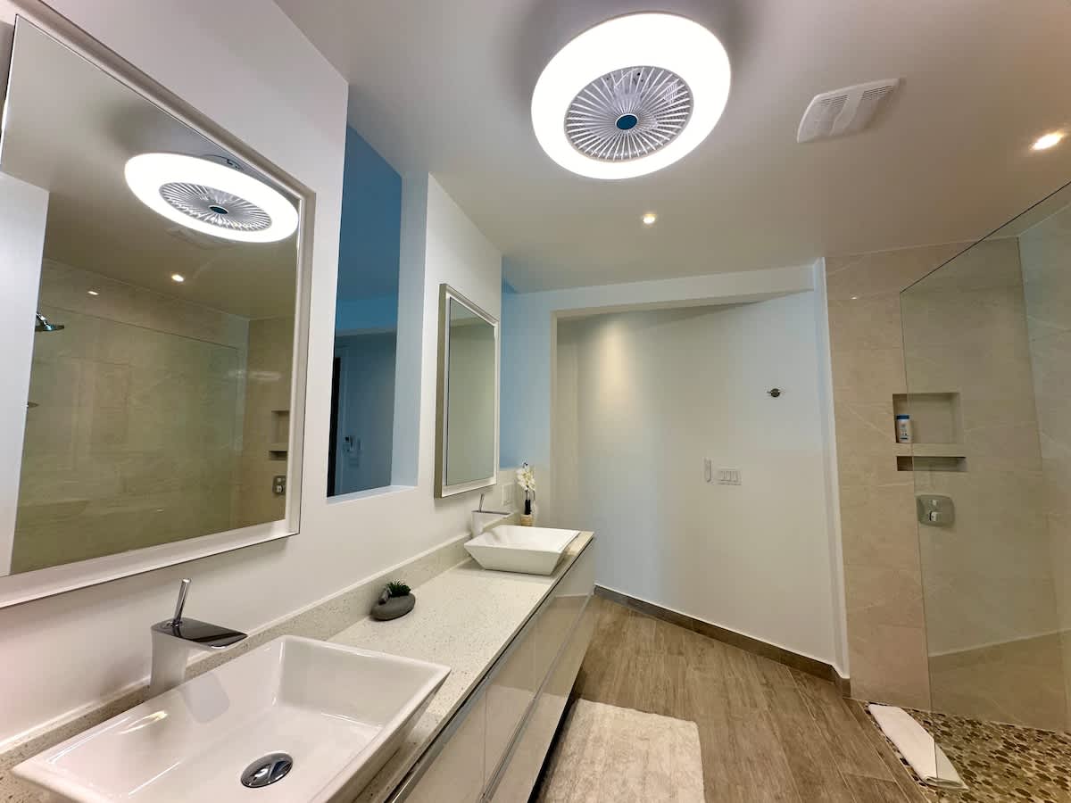 SeaBreeze Luxury Villa Pool & Hot tub Indigo Bay · Indigo Bay | SeaLaVie SXM — photo 14