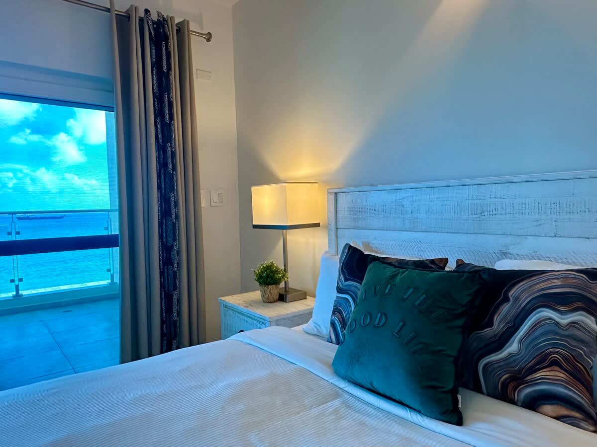 SeaHeaven 3BR Beachfront Penthouse With Generator · Simpson Bay | SeaLaVie SXM — photo 12