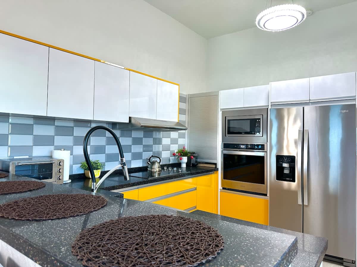 SeaHeaven 3BR Beachfront Penthouse With Generator · Simpson Bay | SeaLaVie SXM — photo 6