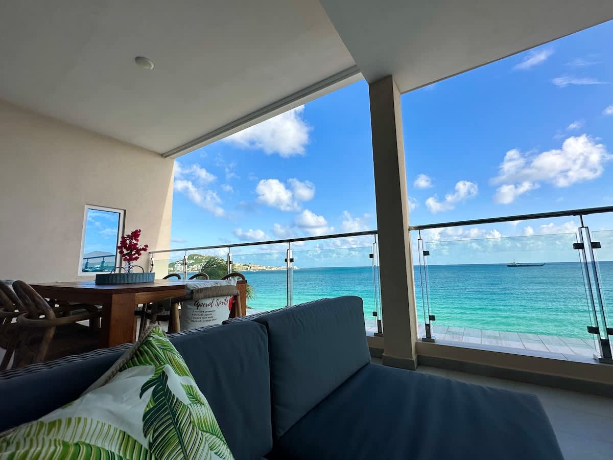 SeaHeaven 3BR Beachfront Penthouse With Generator · Simpson Bay | SeaLaVie SXM — photo 9