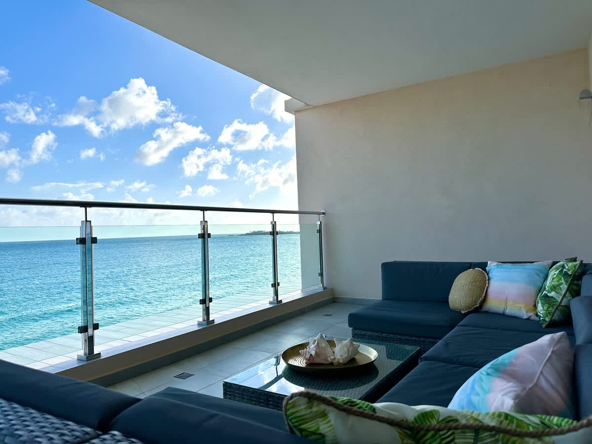 SeaHeaven 3BR Beachfront Penthouse With Generator · Simpson Bay | SeaLaVie SXM — photo 10