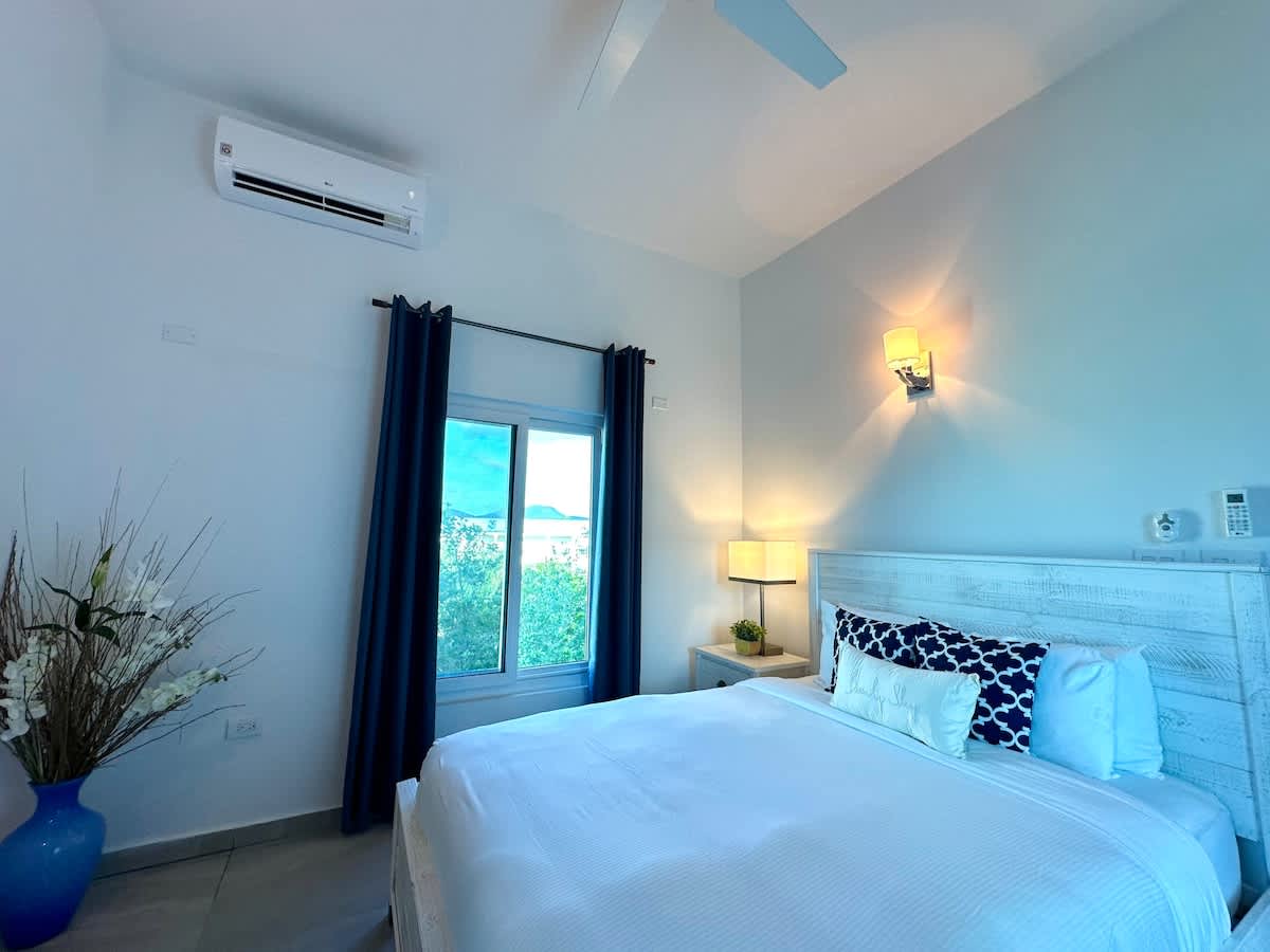 SeaHeaven 3BR Beachfront Penthouse With Generator · Simpson Bay | SeaLaVie SXM — photo 16