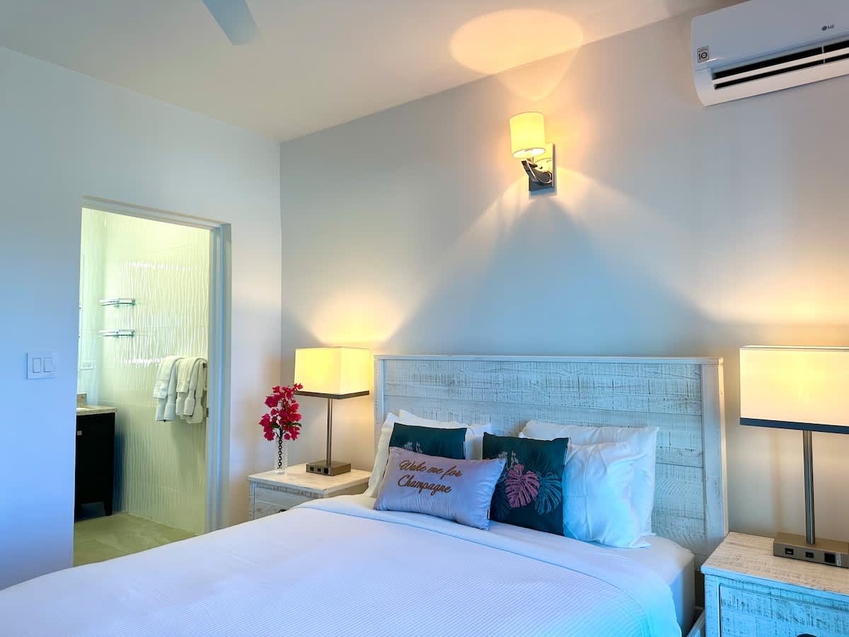 SeaHeaven 3BR Beachfront Penthouse With Generator · Simpson Bay | SeaLaVie SXM — photo 14