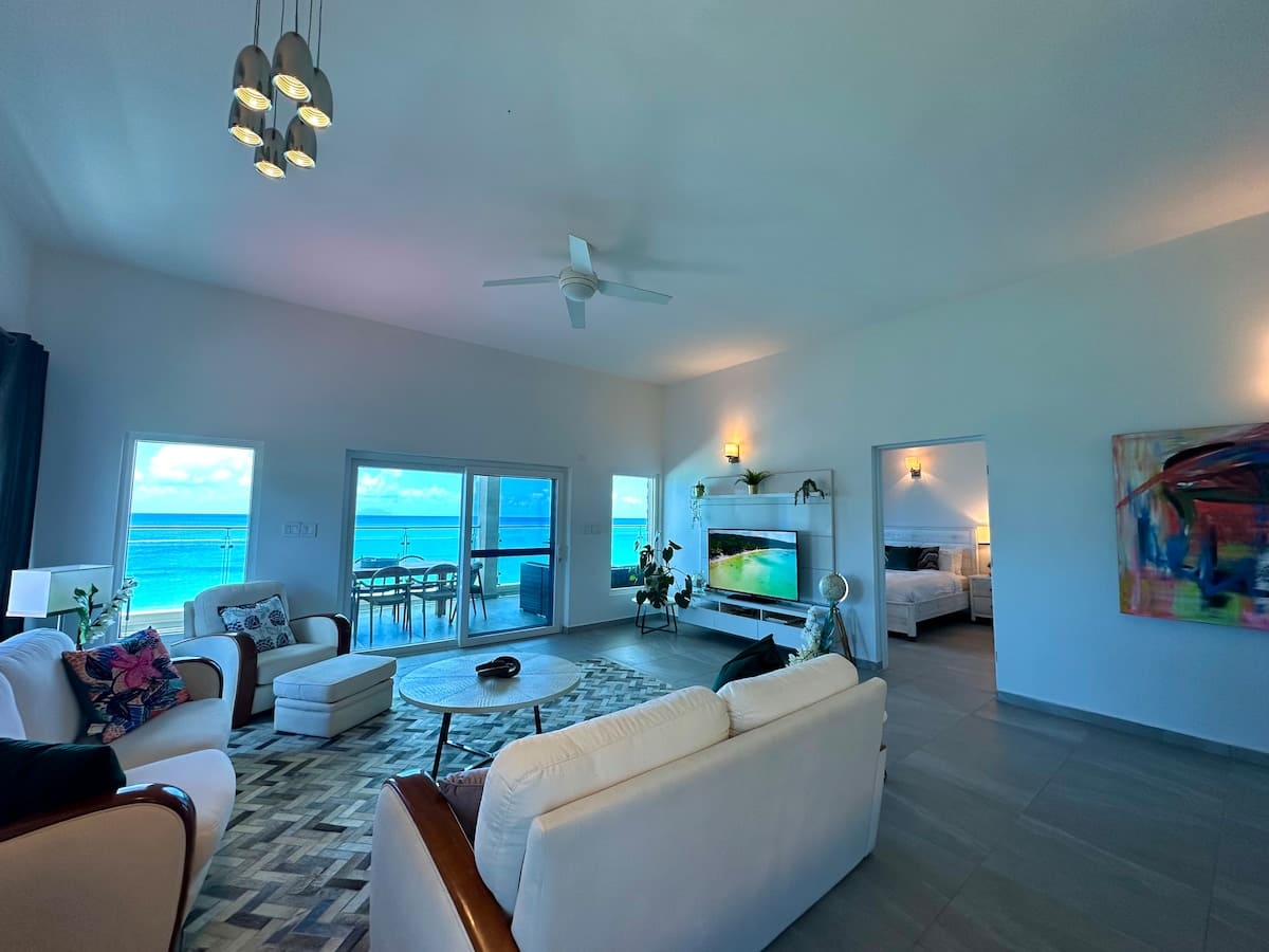 SeaHeaven 3BR Beachfront Penthouse With Generator · Simpson Bay | SeaLaVie SXM — photo 4