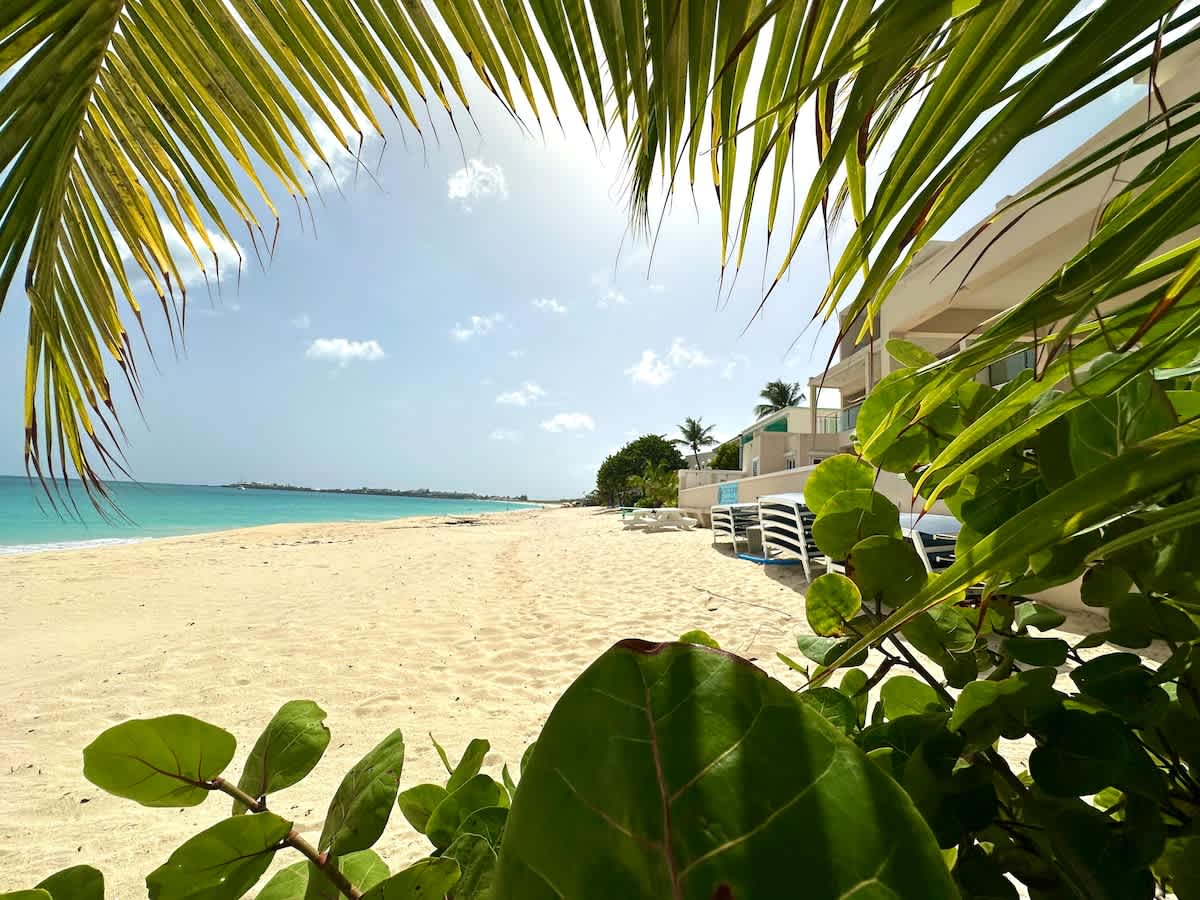 SeaHeaven 3BR Beachfront Penthouse With Generator · Simpson Bay | SeaLaVie SXM — photo 19