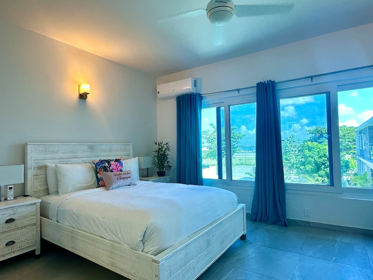 SeaShells 2BR Beachfront Apartment with Generator · Simpson Bay | SeaLaVie SXM — photo 8