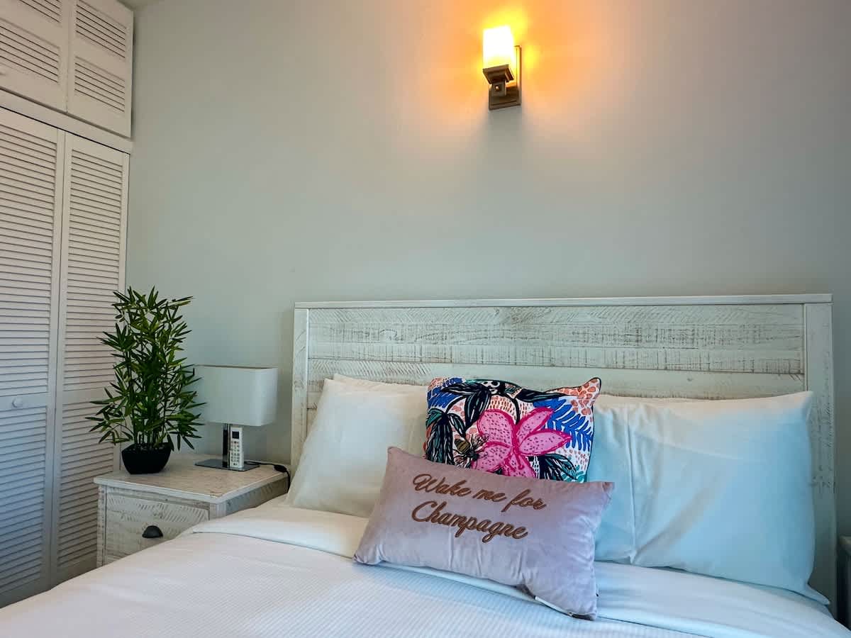 SeaShells 2BR Beachfront Apartment with Generator · Simpson Bay | SeaLaVie SXM — photo 10