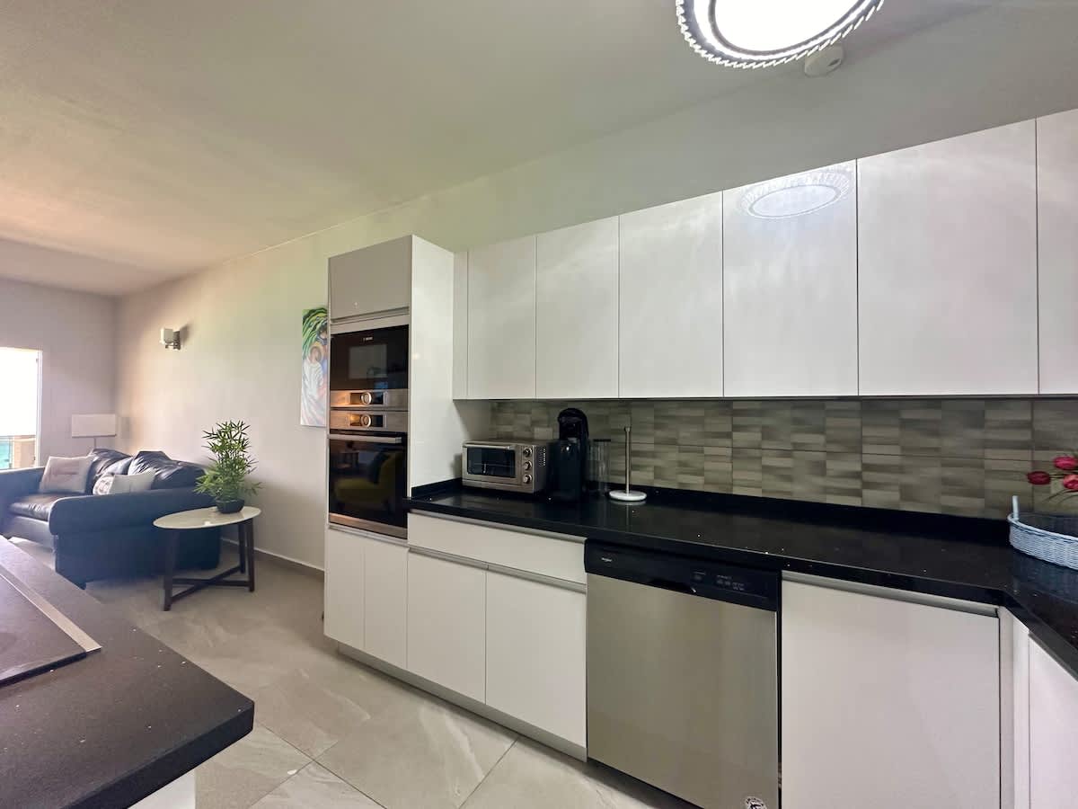 SeaShells 2BR Beachfront Apartment with Generator · Simpson Bay | SeaLaVie SXM — photo 7