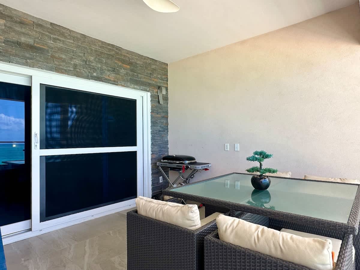 SeaShells 2BR Beachfront Apartment with Generator · Simpson Bay | SeaLaVie SXM — photo 4