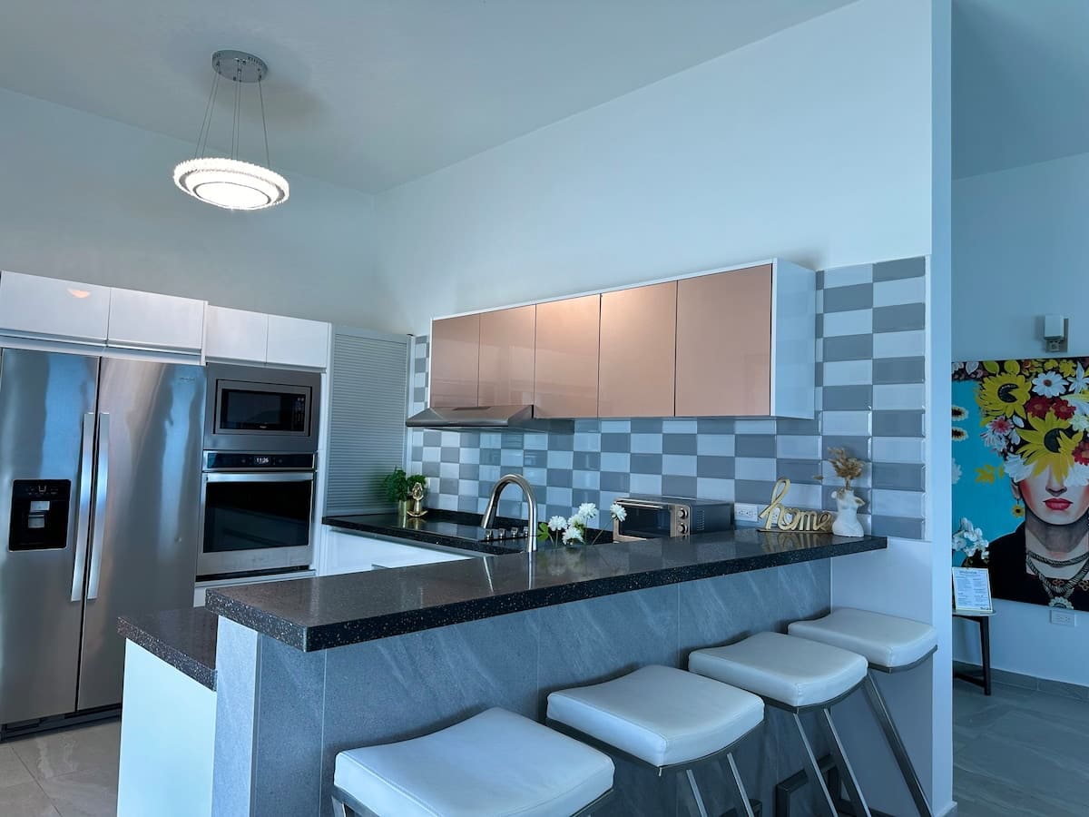 SeaPearl 3BR Beachfront Penthouse with Generator · Simpson Bay | SeaLaVie SXM — photo 4